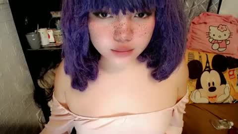 Snapshot of aurora_more chatting on February 24, 1:24 am cute online show from February 24, 1:24 am