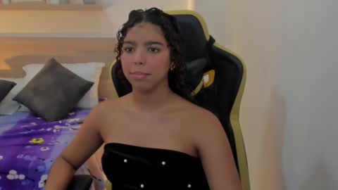 aurora_rodriguez online show from February 15, 12:33 pm