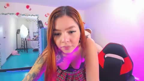 aurora_sky9 online show from February 9, 10:34 pm