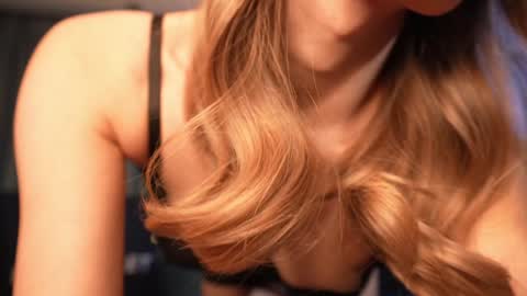 Snapshot of aurora_the_ballerina chatting on January 11, 6:03 am Aurora online show from January 11, 6:03 am