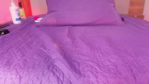 auroraa_miller online show from April 11, 7:45 am