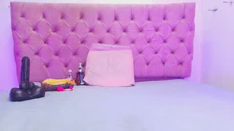 auroraa_miller online show from September 13, 11:56 am