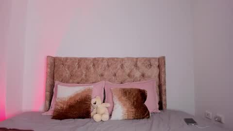 ...  ... online show from September 25, 12:28 am