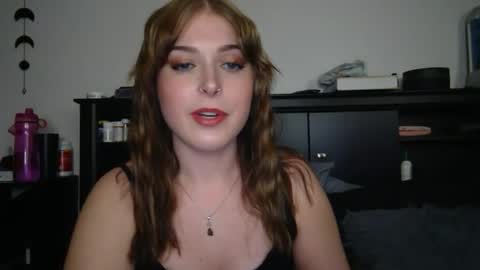 auroralightz1 online show from October 24, 3:51 am