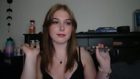 auroralightz1 online show from November 25, 1:37 am