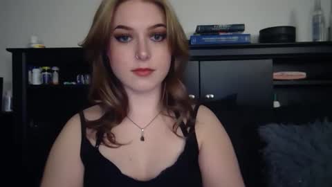 auroralightz1 online show from February 25, 7:39 pm