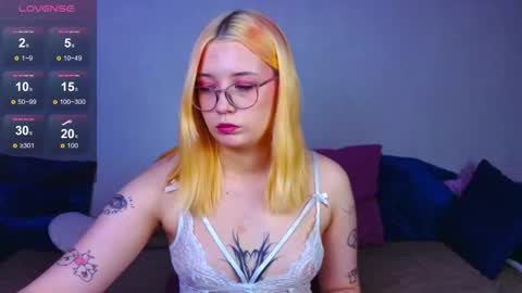 Aurora online show from December 4, 10:15 am