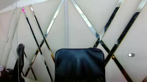 Aurora online show from November 4, 7:04 pm