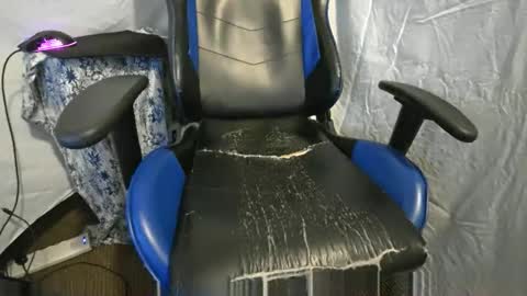 bon bon klay online show from October 8, 11:38 am