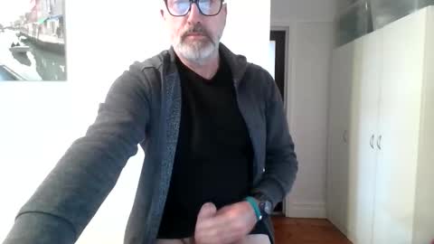 aussiemaninmelbourne online show from May 24, 1:13 am