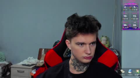 Austen online show from December 25, 6:19 pm