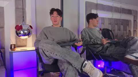 austinreeds online show from April 1, 12:39 pm