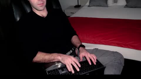 australopithas online show from October 26, 12:28 pm