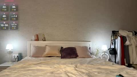 Annie online show from March 1, 3:38 pm