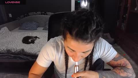 Ava online show from November 13, 1:25 pm