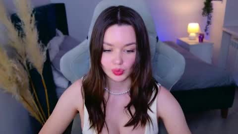 Ava online show from October 14, 1:47 pm