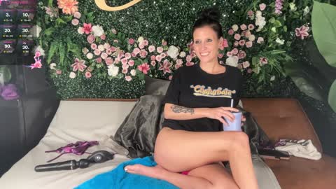 Ava online show from January 27, 5:15 pm