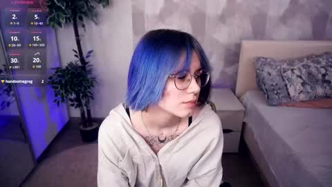 avaobierne online show from December 18, 7:53 pm