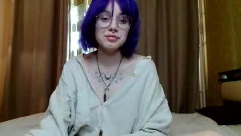 avaobierne online show from May 6, 7:03 am