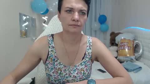 Snapshot of avasaturnian chatting on September 21, 4:00 pm avasaturnian online show from September 21, 4:00 pm