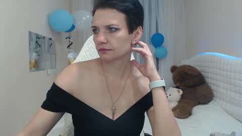 avasaturnian online show from September 29, 12:15 pm