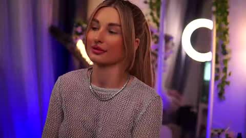 Carina online show from February 22, 2:39 am
