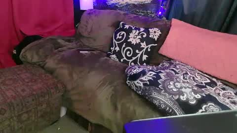 raven blue online show from October 7, 6:53 am