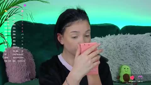 AveryWillow online show from October 4, 3:26 am