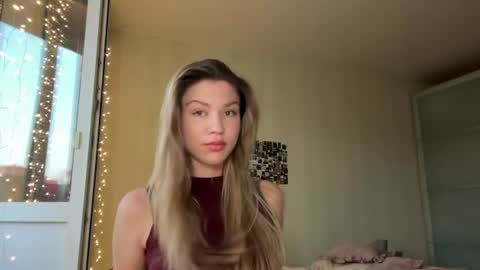 Avielle online show from June 24, 7:21 pm