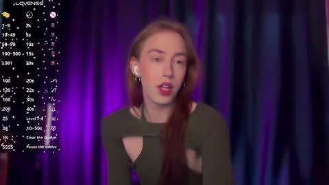 avril_pearly_ online show from February 10, 11:46 am