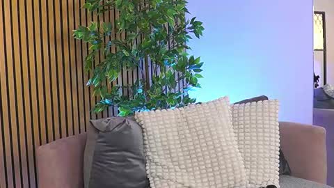 AVRILL CYRUX online show from June 9, 7:52 am