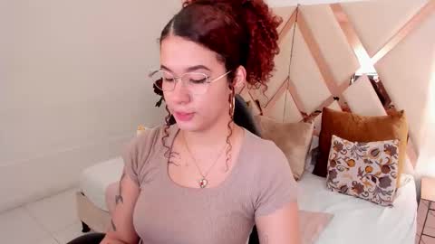 Avril  online show from January 13, 12:13 pm