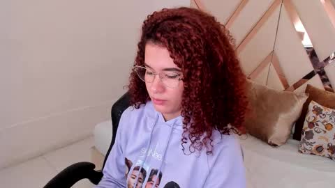 Avril  online show from January 7, 11:59 am