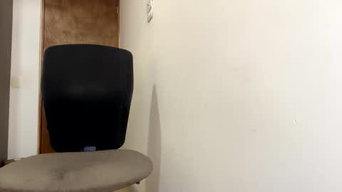 AndrewXxl independent online show from November 15, 9:05 pm