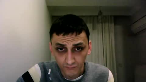Snapshot of awesenheit chatting on January 13, 1:28 pm awesenheit online show from January 13, 1:28 pm