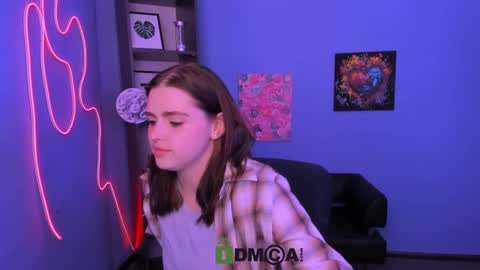awesomeemma_ online show from May 7, 11:28 am