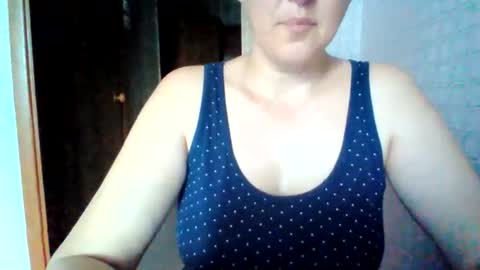 awesomeladyy online show from June 9, 9:31 am