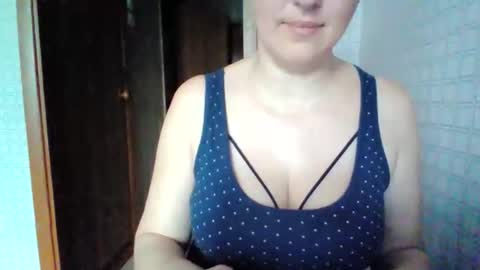 awesomeladyy online show from May 10, 8:32 am