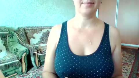 awesomeladyy online show from October 5, 8:12 am