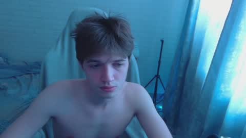 axel_0ne online show from May 7, 5:36 am