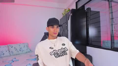 AXEL online show from January 8, 7:53 pm