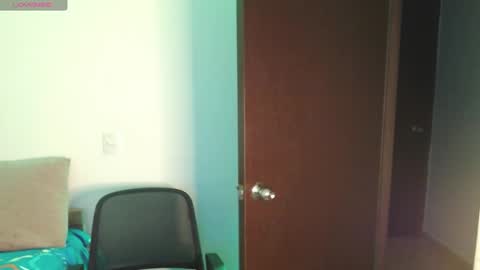 axel davis  online show from October 12, 3:43 am