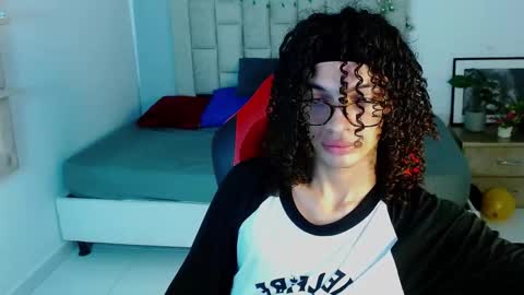 Axel online show from January 8, 12:16 am