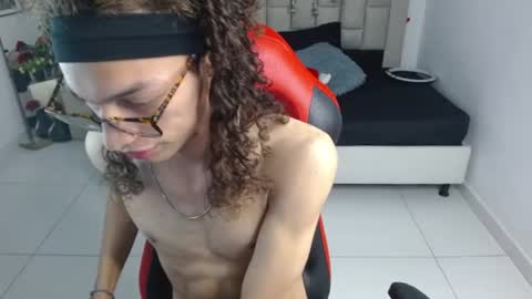Axel online show from June 10, 1:49 am