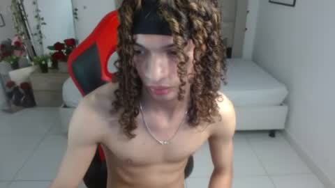 Axel online show from June 12, 2:54 am