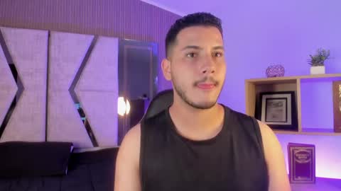 axel_grey_ online show from June 7, 12:43 pm