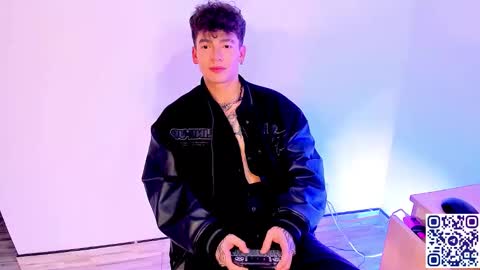 Axel online show from January 8, 6:08 am