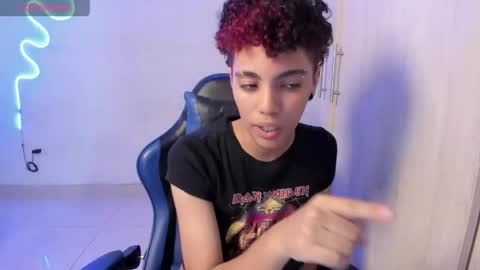 Axel online show from April 16, 8:09 pm