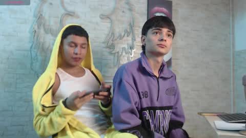 axel_milo_and_kairo online show from February 18, 4:18 pm