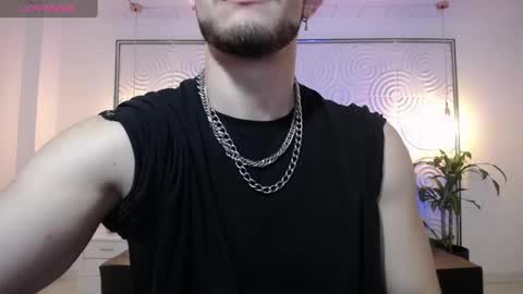 Axel  online show from June 6, 12:44 pm